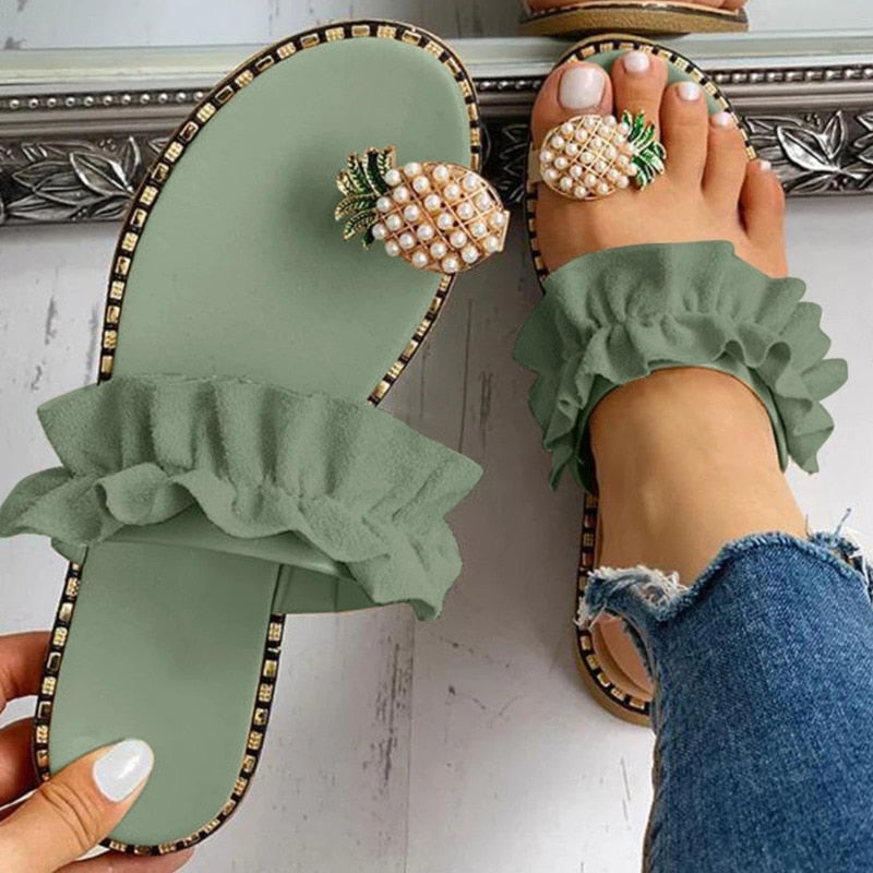 Coffee Jasper pineapple pearl beach slides for women with flat toes, casual sandal style with tropical-inspired design and comfortable fit.