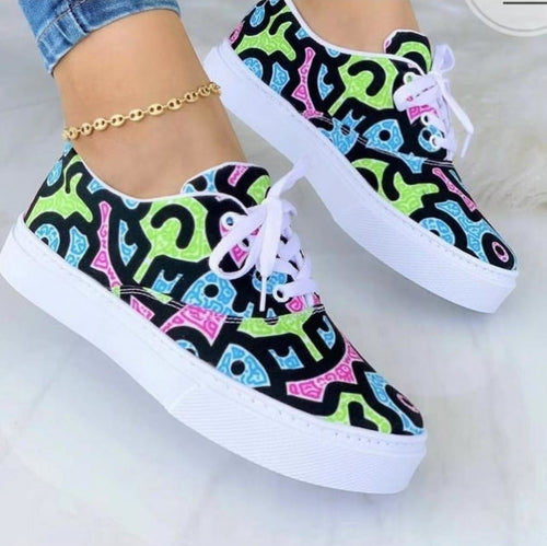 Colorful graffiti-themed women&