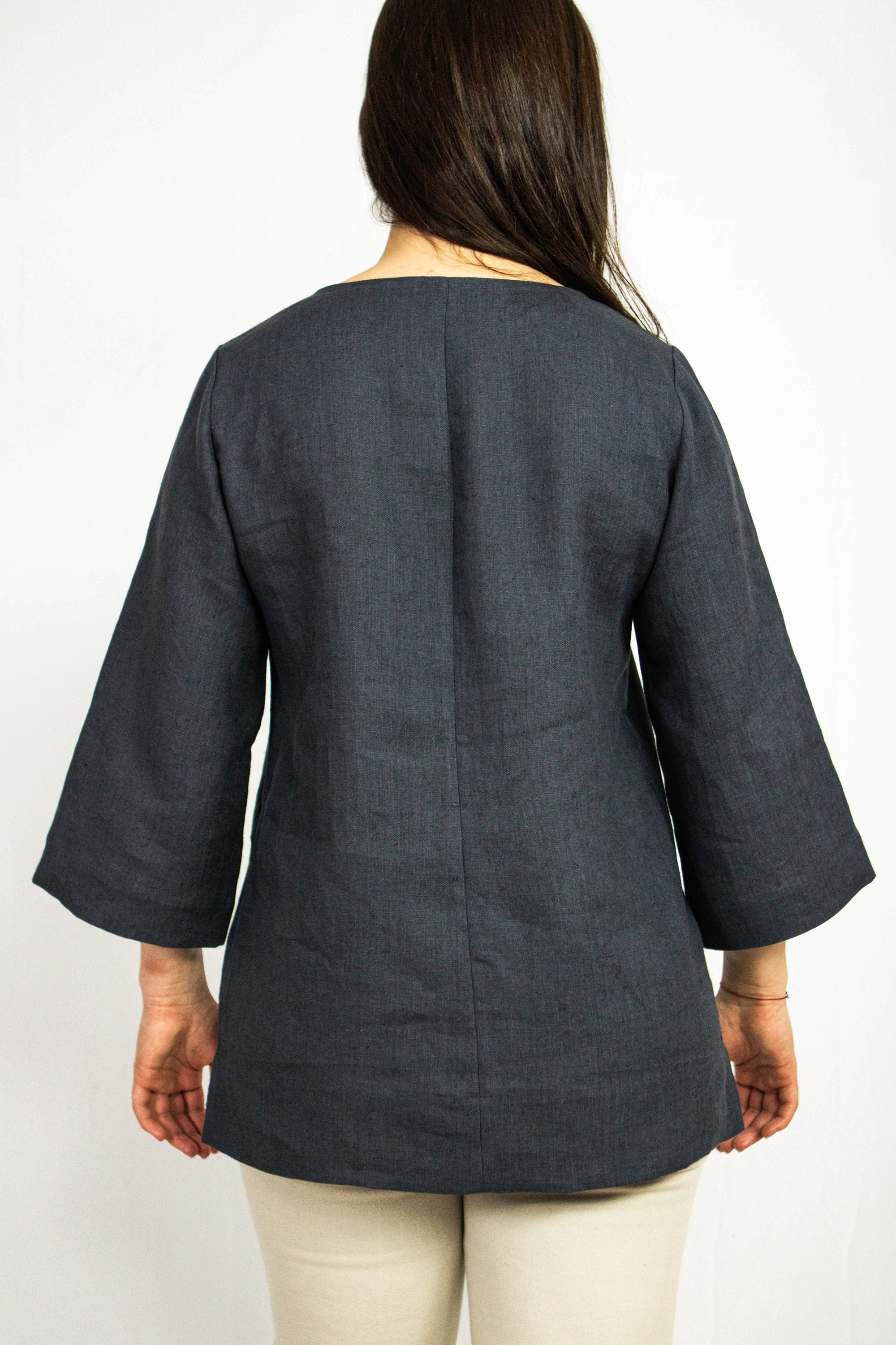 Asphalt grey linen oversize top from Magenta Sugarplum, relaxed fit blouse with long sleeves and casual style.