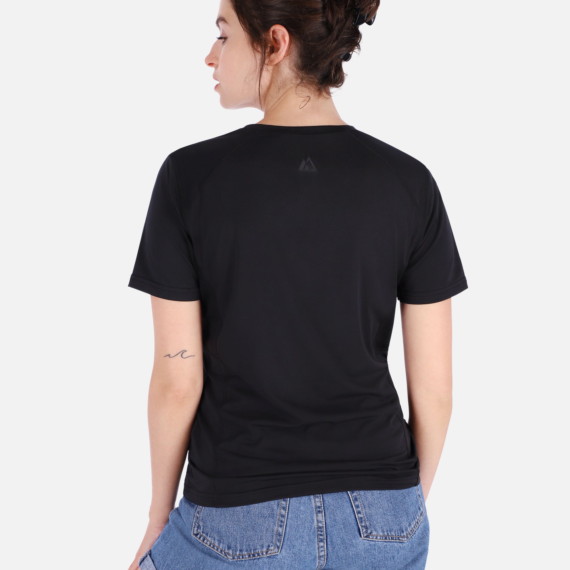 Black Rose Hemera QuickDry activewear shirt for women, lightweight and moisture-wicking T-shirt ideal for workout or casual wear.