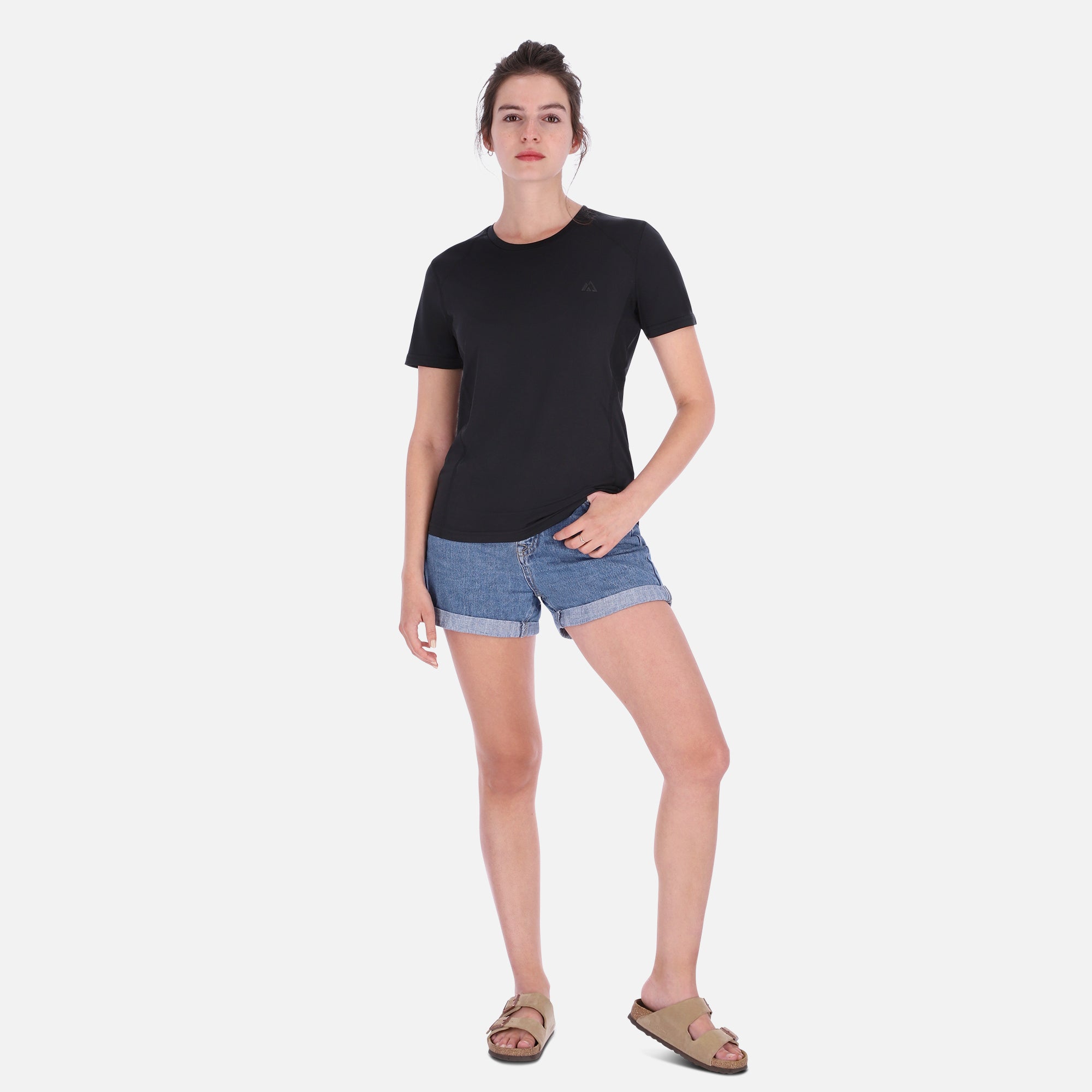 Black Rose Hemera QuickDry activewear shirt for women, lightweight and breathable T-shirt ideal for sports and workouts.