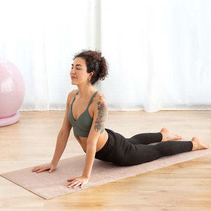 Jute yoga mat from Jumat InnovaGoods, eco-friendly sports and outdoors equipment, showing textured surface and natural fibers.