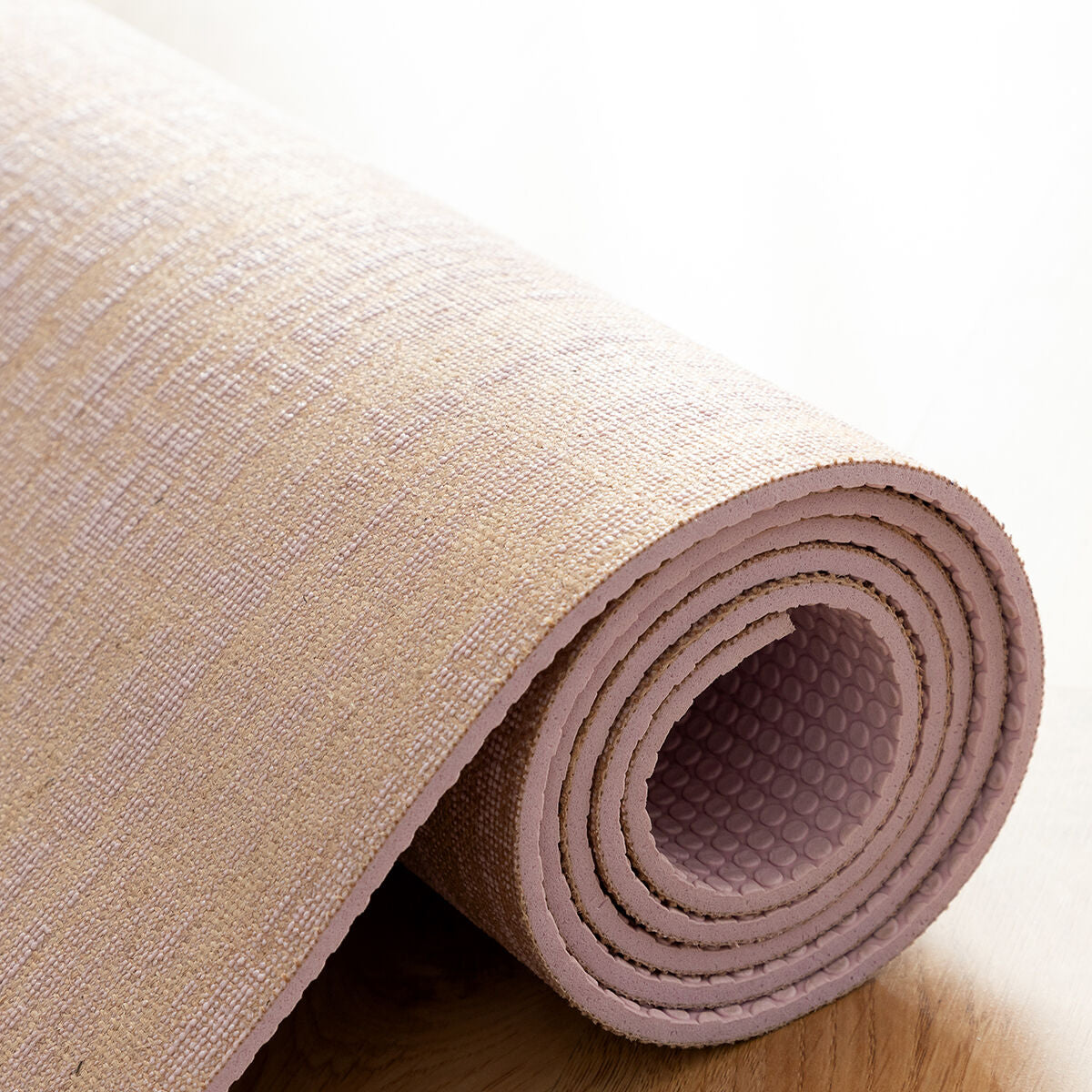 Jute Yoga Mat from Jumat InnovaGoods, eco-friendly sports and outdoor equipment, shown with textured surface for yoga practice.
