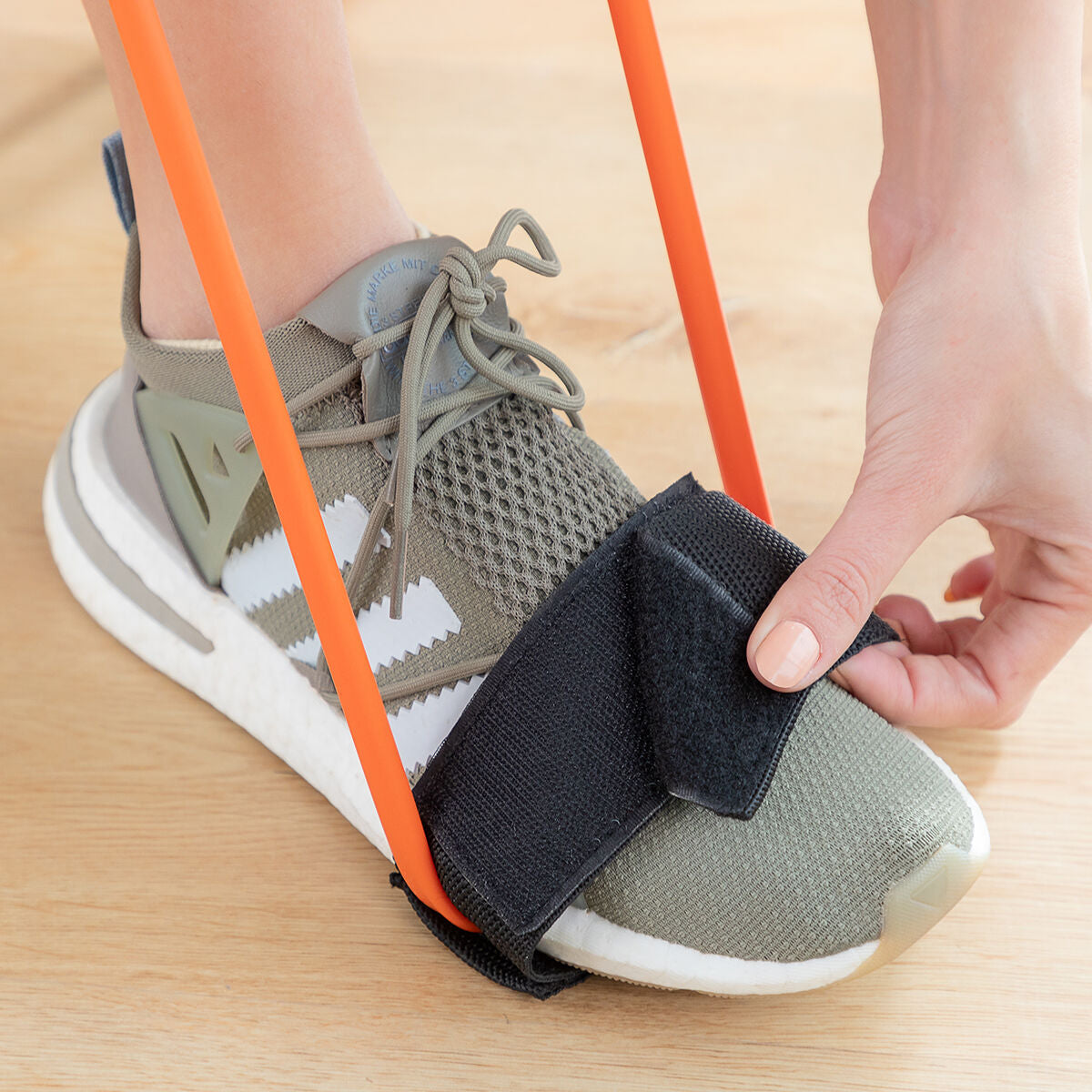 Bigbuy resistance belt with resistance bands for glutes and exercise guide, designed for effective fitness workouts.