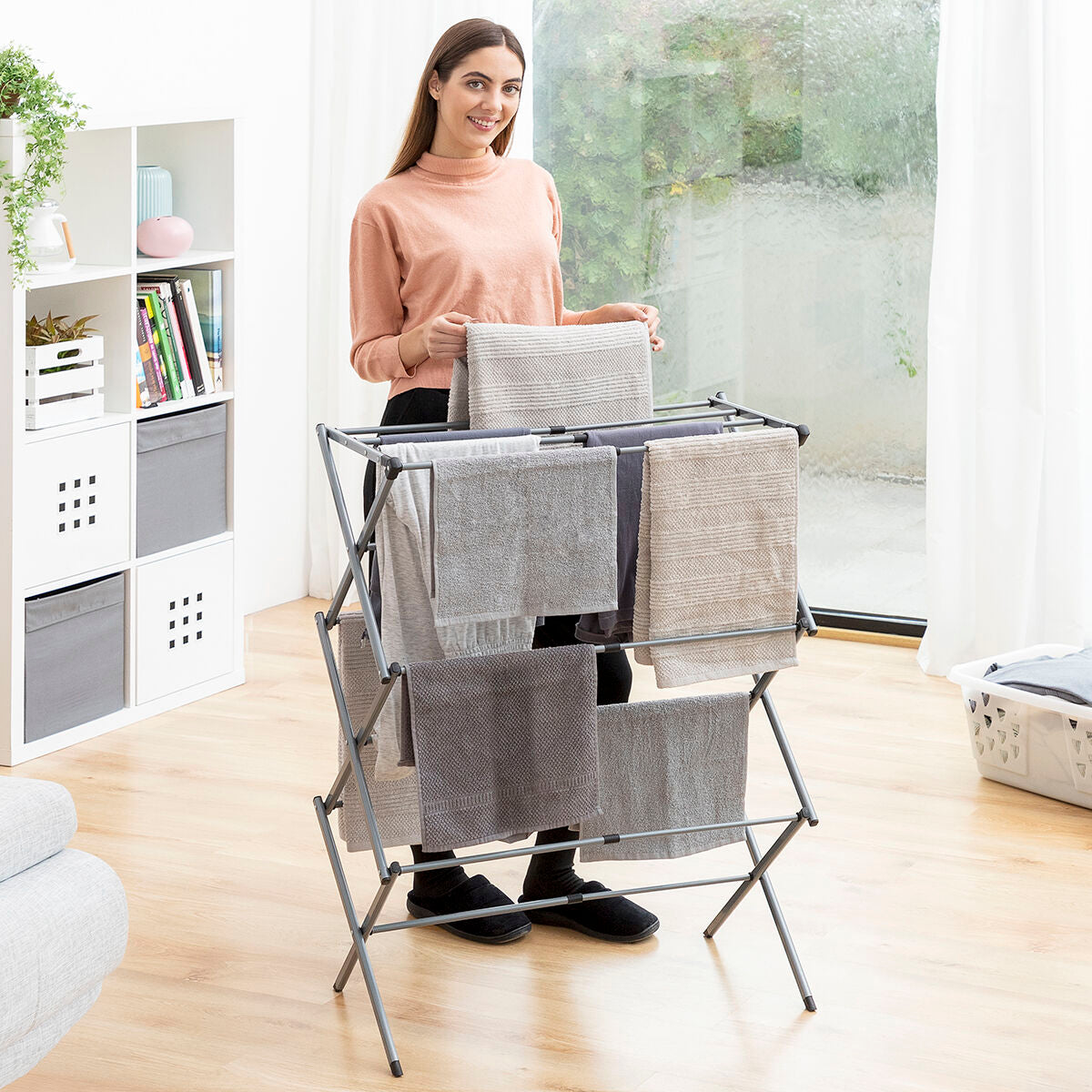 Bigbuy Cloxy metal clothes dryer with three extendable, foldable drying levels for efficient home laundry.