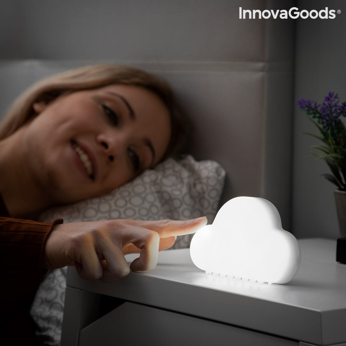 Portable Smart LED Lamp by Clominy InnovaGoods, modern home decor light with adjustable brightness and color options.