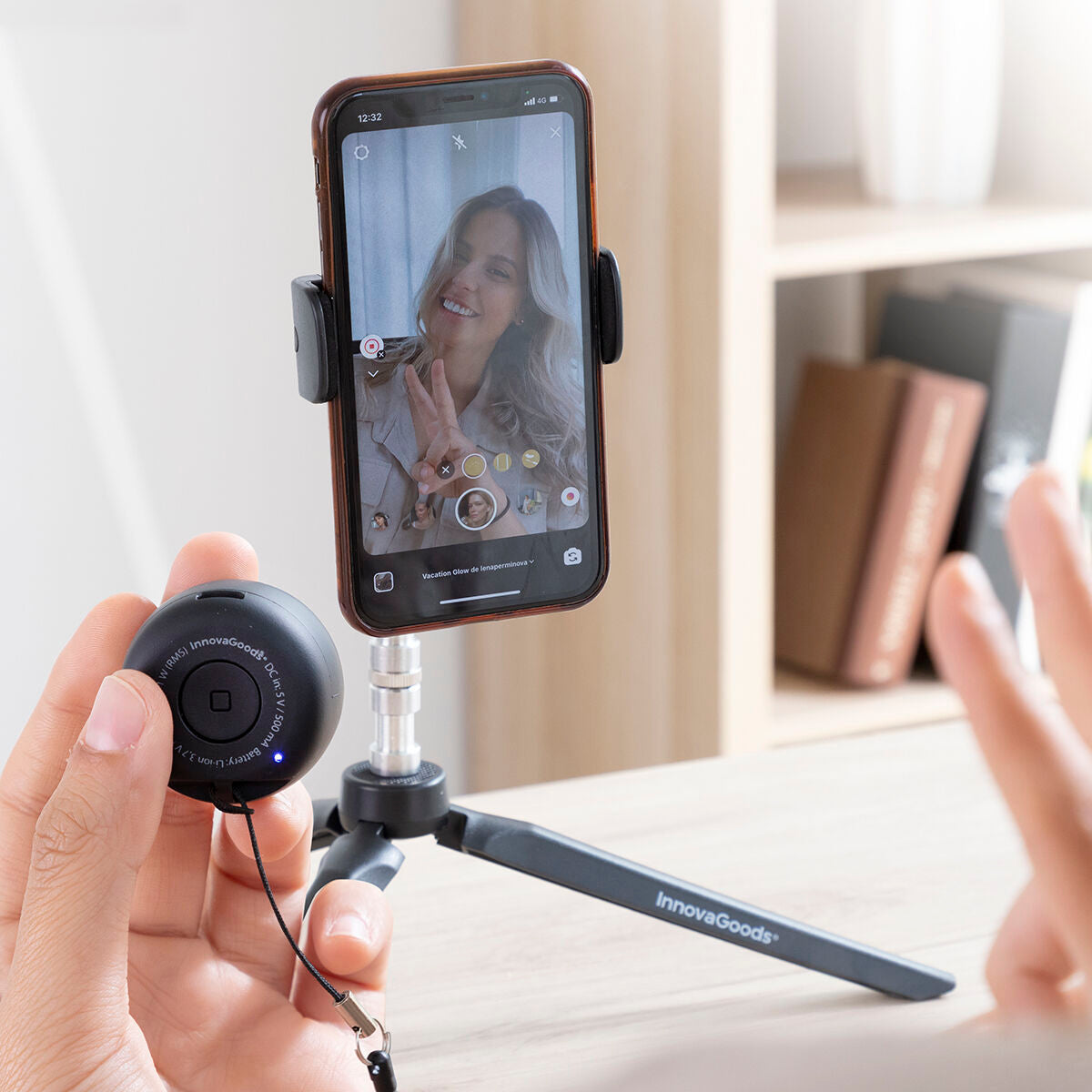Rechargeable portable wireless mini speaker by Miund InnovaGoods, compact consumer electronics device with built-in speaker and connectivity features.