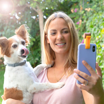 Pet selfie clip from Pefie InnovaGoods, compatible with smartphones, designed for easy pet photos, by Bigbuy consumer electronics.