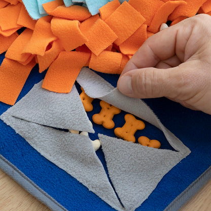 Colorful pet sniffing mat by Bigbuy for dogs and cats, designed to stimulate and entertain pets during playtime.