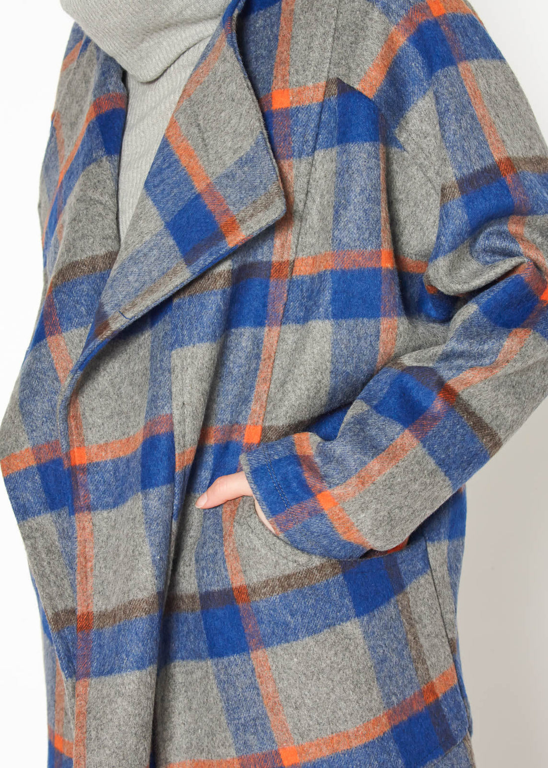 Women’s oversized wool blended coat in blue plaid, Lemon Hera jacket with a cozy, stylish fit and classic pattern.