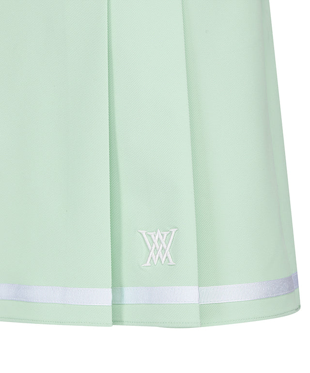 Light green women&