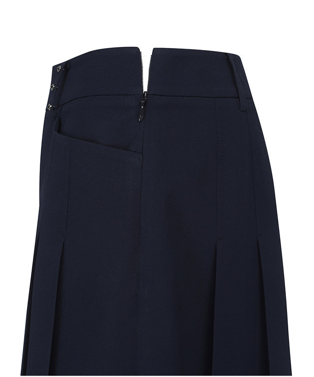Navy women’s half pleats under line point skirt by Amethyst Lucy, stylish and versatile golf skirt for women.
