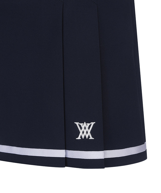 Navy women&