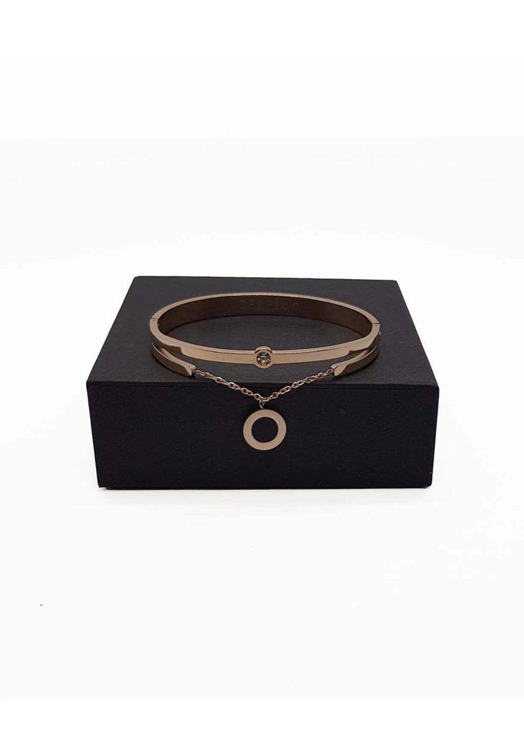 White Poppy Jericho Rosé Gold bracelet with delicate chain and subtle rose gold finish, styled with Zerpico sunglasses.