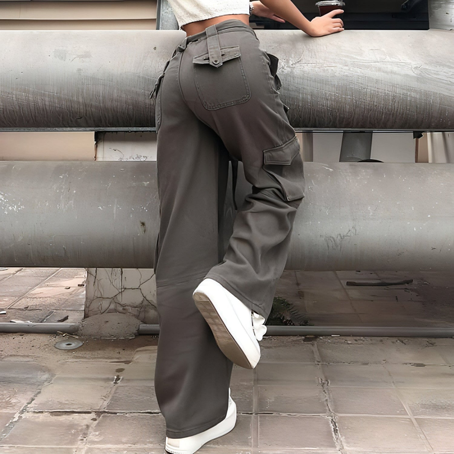 Carmine Juneberry vintage multi-pocket jeans for women featuring casual workwear style and multiple functional pockets.