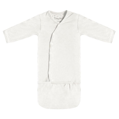 Cream and white SleepyBeebi baby sleeping bag with trappelzak from Ochre Athena, designed for comfortable newborn sleep.