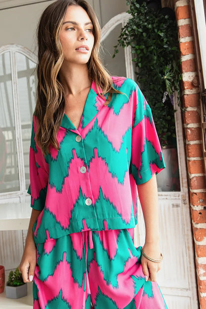 Chevron print short sleeve crop shirt by Carmine Juneberry, featuring a stylish Mittoshop design with a trendy pattern.