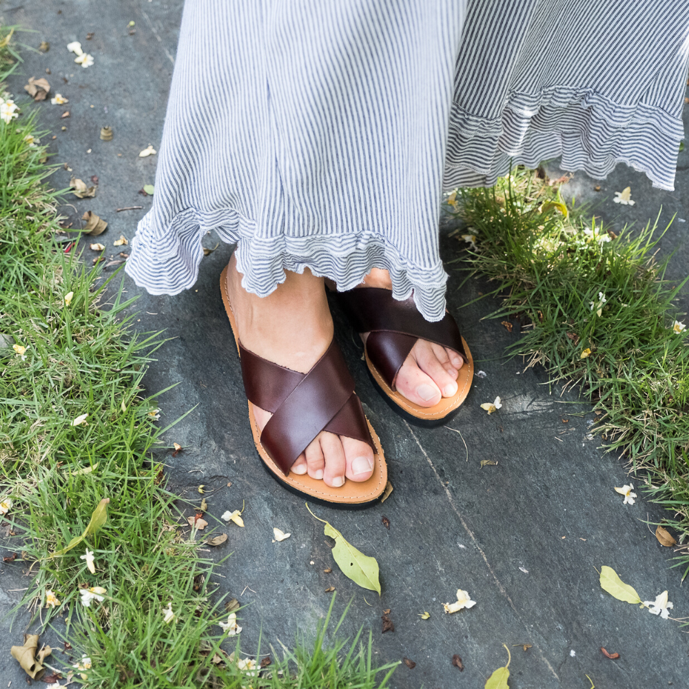 Maroon Perses Constanza footwear with burgundy leather uppers and stylish design, perfect for casual and formal wear.
