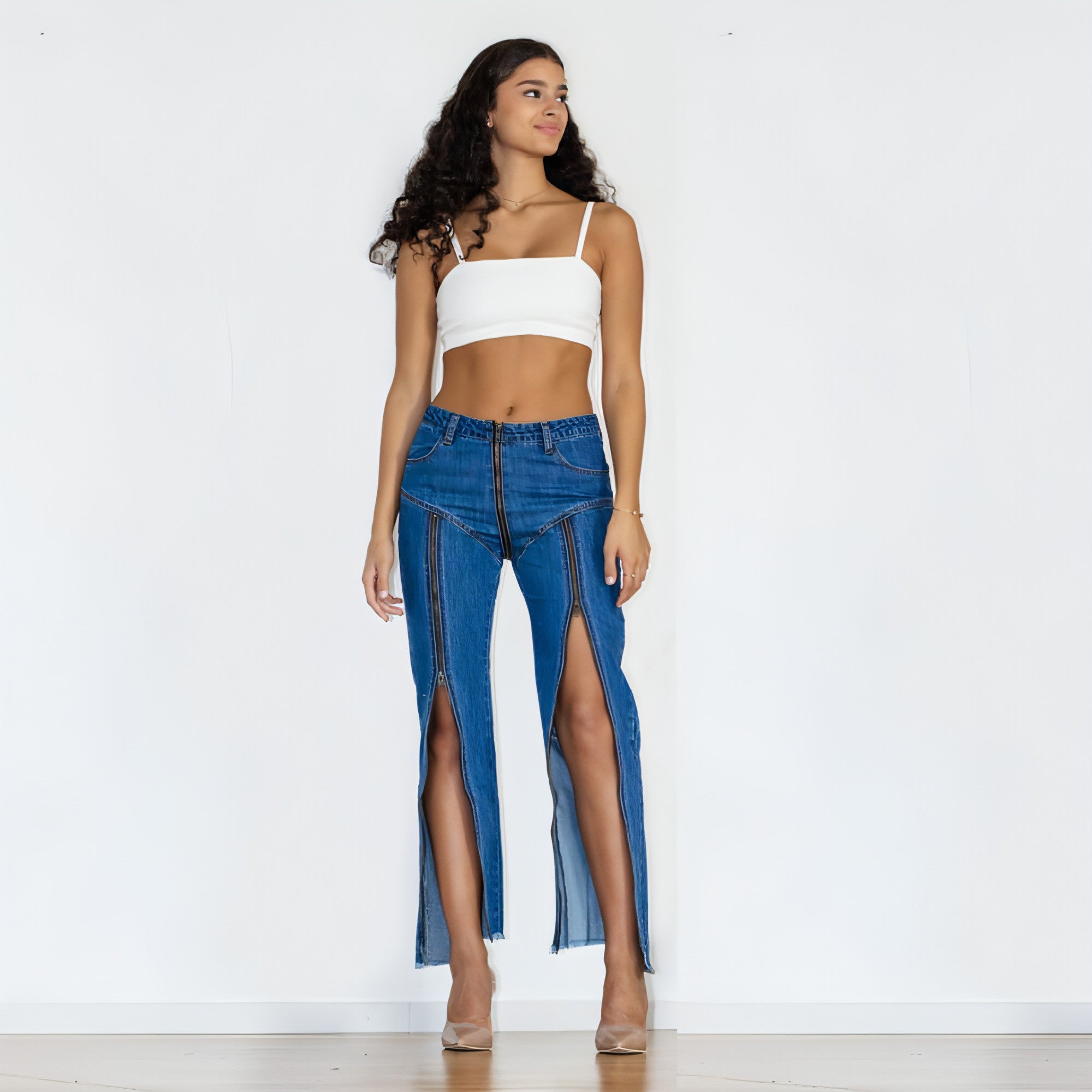 Dark blue UrbanEase™ women’s zipper jeans by Carmine Juneberry with classic denim look and stylish zipper details.