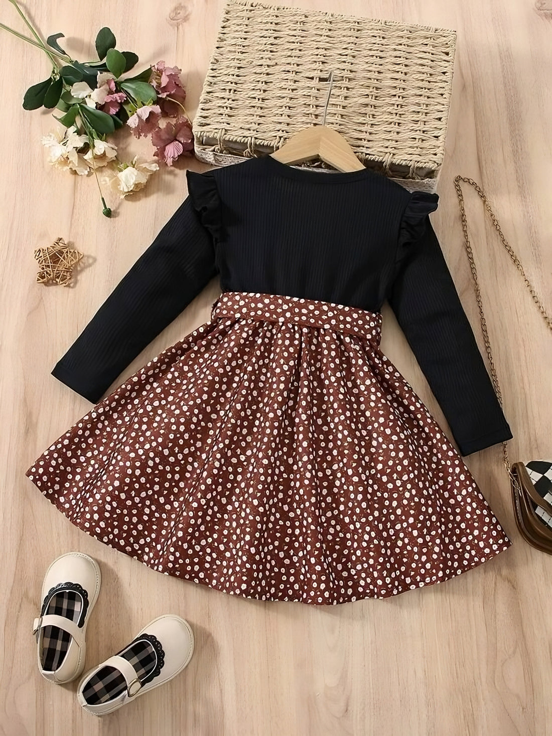 Salmon Menoetius Zoya Lycra printed girl’s full sleeve frock for 3-4 years, colorful baby clothing with playful pattern.