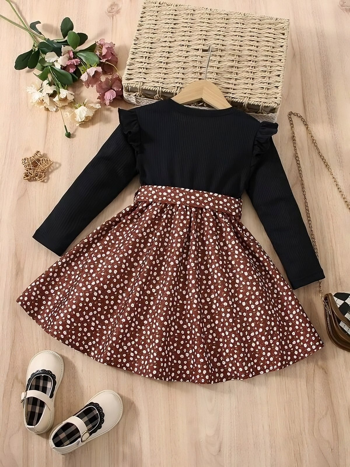 Salmon Menoetius Zoya Lycra printed girl’s full sleeve frock for 3-4 years, colorful baby clothing with playful pattern.