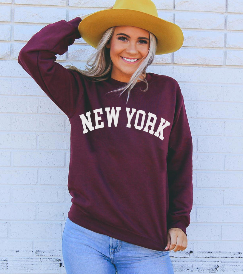 Agate New York sweatshirt, cozy sweater with NYC design, soft fabric, casual fit, ideal for layering and everyday wear.