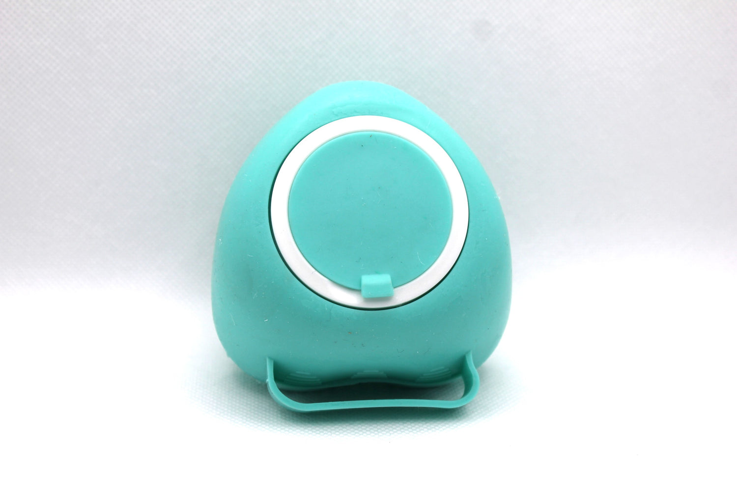 Sky Pandion BrushPro pet bath brush with ergonomic handle and soft bristles, perfect for easy and comfortable pet bathing.