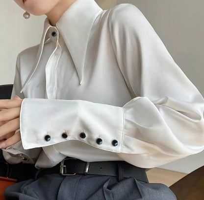 Mauve Ananke minimalist silk blouse with turn-down collar, vintage satin finish, suitable for women’s autumn tops and blouses.