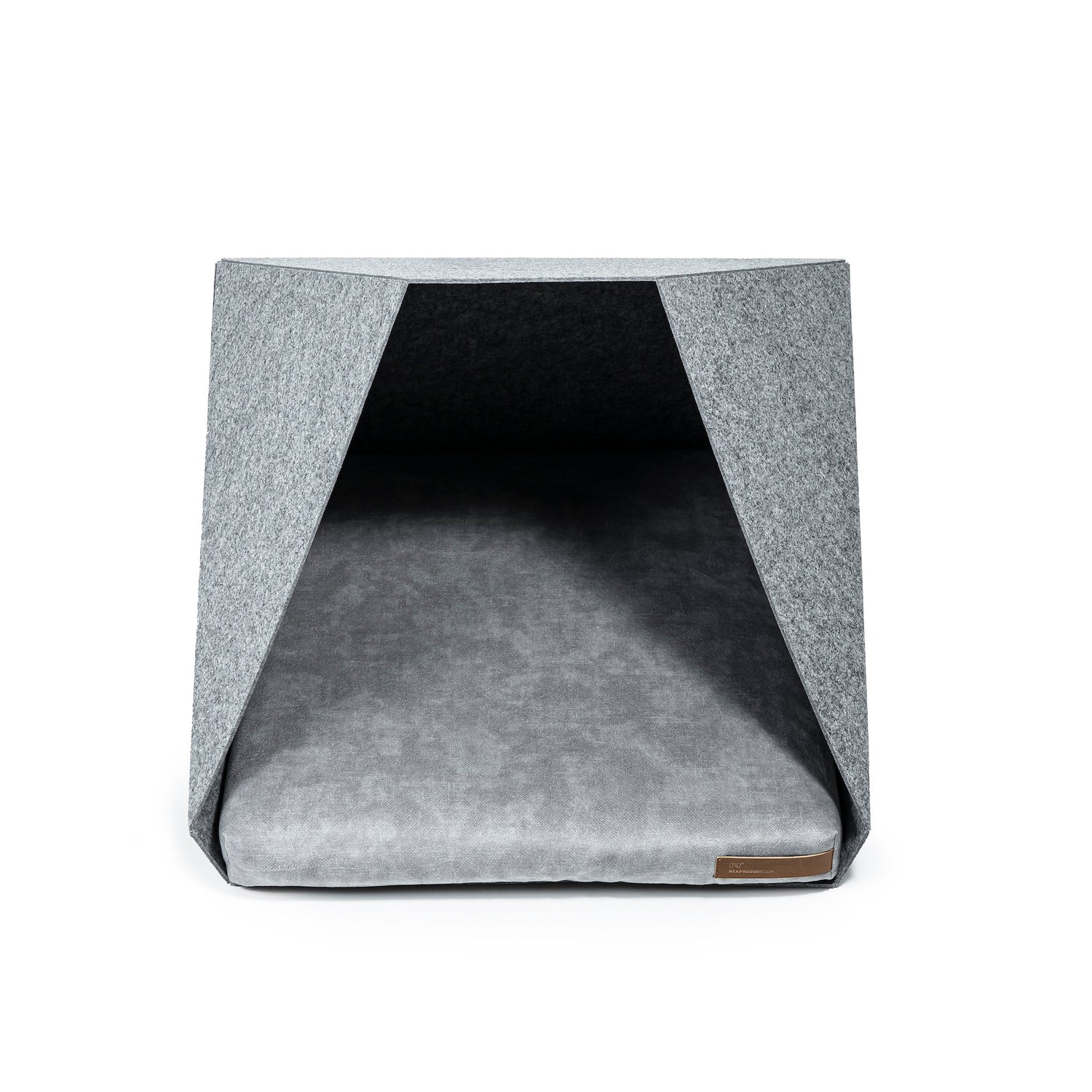 Light gray Rexproduct PetPocket dog kennel in size M, made by Brown Poppy, with mesh sides and zipper door for small pets.