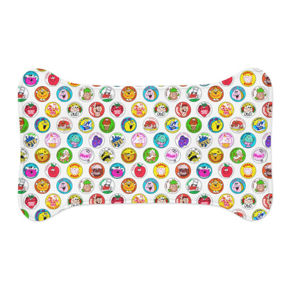 Puce Arrowwood pet feeding mat with non-slip surface, designed to catch spills and keep feeding areas clean for pets.