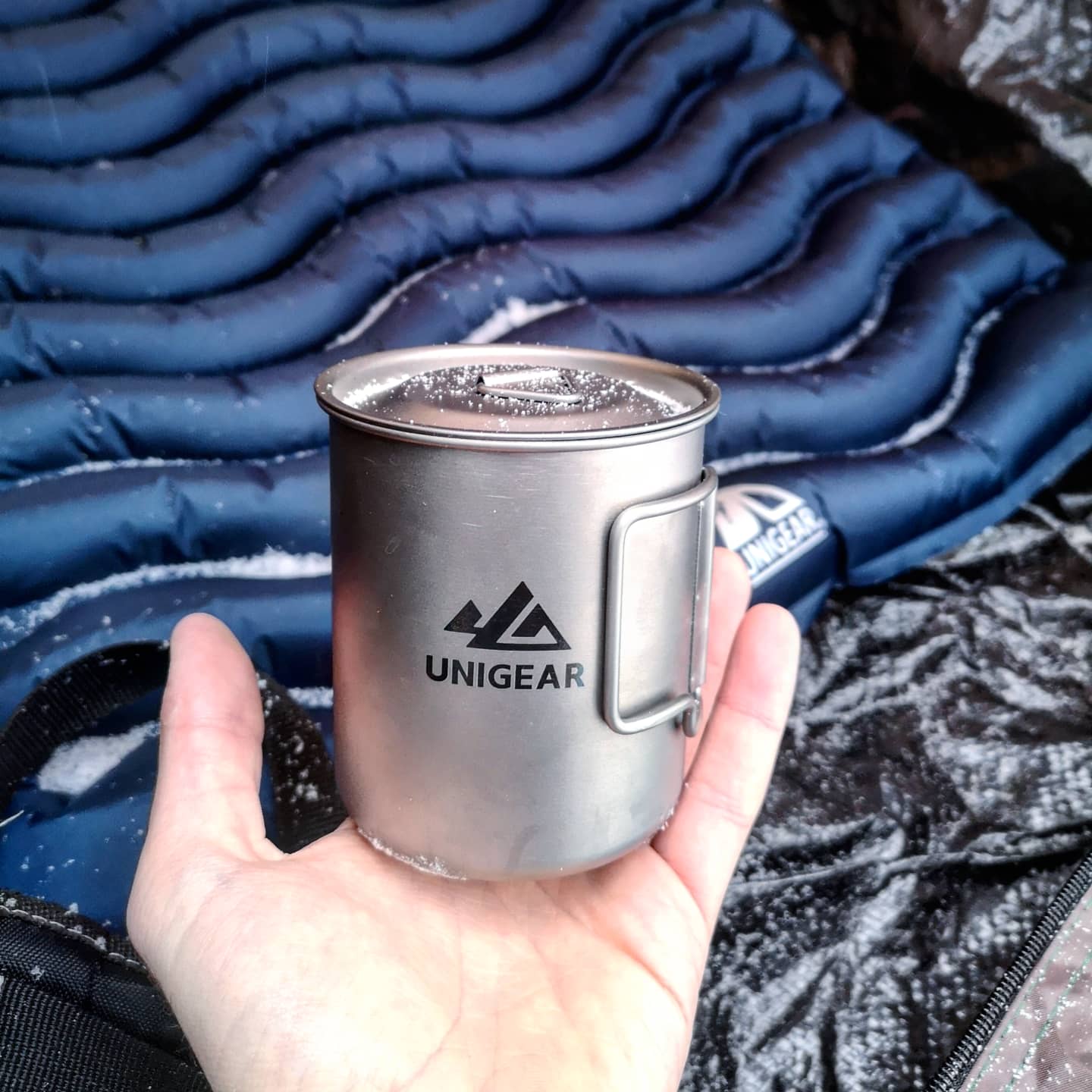 Indigo Eurybia 100% titanium camping cup, 450ml, lightweight outdoor drinkware with a smooth metal finish.