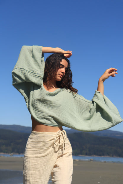 Salmon Arrowwood Bloomara Top for women, featuring a stylish, lightweight design with floral patterns and a comfortable fit.