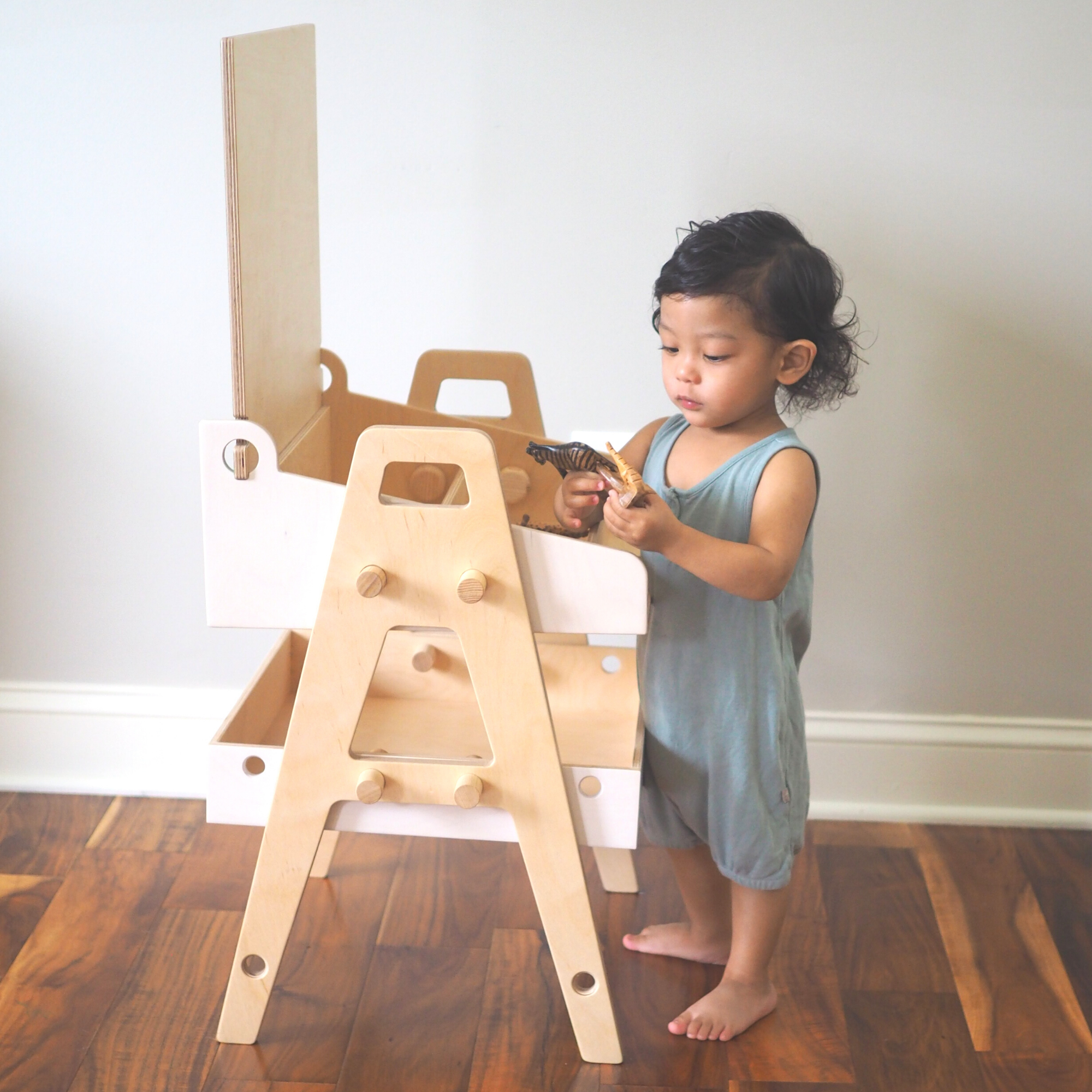 Lavender Arachne Montessori chalkboard art table with a sturdy wooden frame and spacious blackboard surface for creative learning.