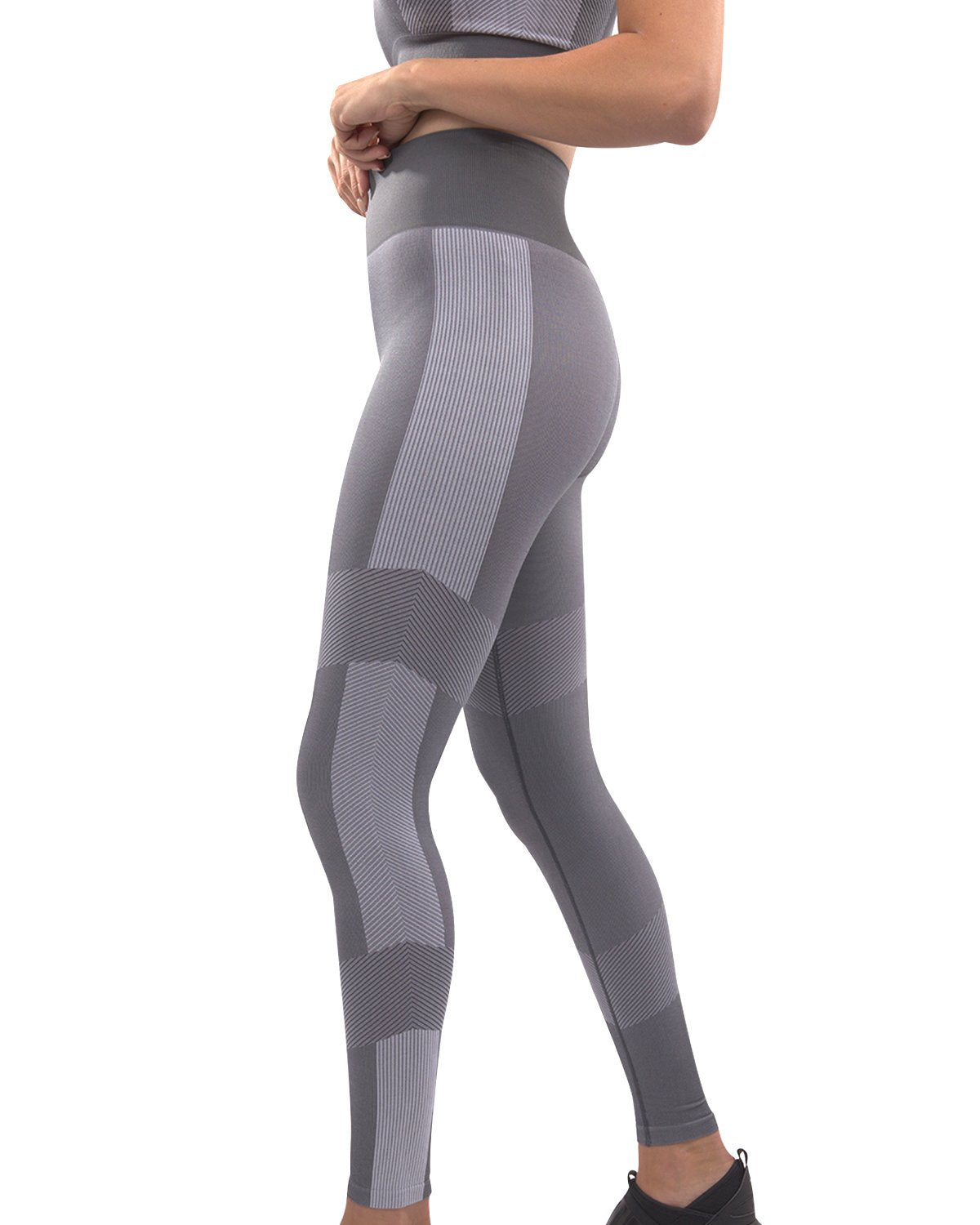 Gray Arleta seamless leggings for women by Lazurite, showing their form-fitting design and smooth, stretchy fabric.
