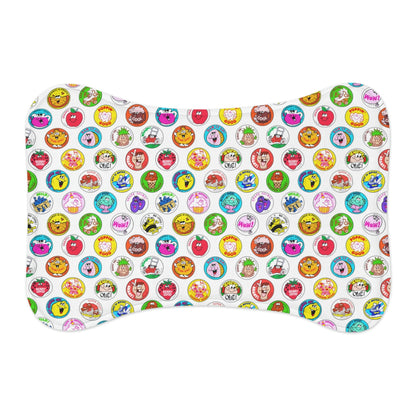 Puce Arrowwood pet feeding mat with non-slip surface, designed for pets to keep their bowls stable and protect floors.