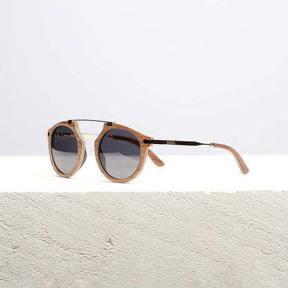 Fuchsia Artemis Santa Monica wooden sunglasses for women, featuring natural wood frames and stylish design.