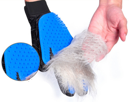 Lilac Milo pet hair remover gloves for grooming, showing textured silicone design for effective pet hair removal and gentle pet care.