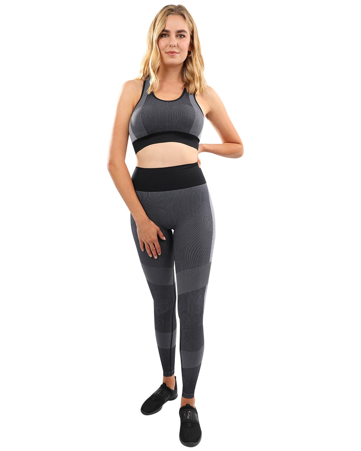Black Arleta seamless leggings and sports bra set by Lazurite, designed for comfortable women&