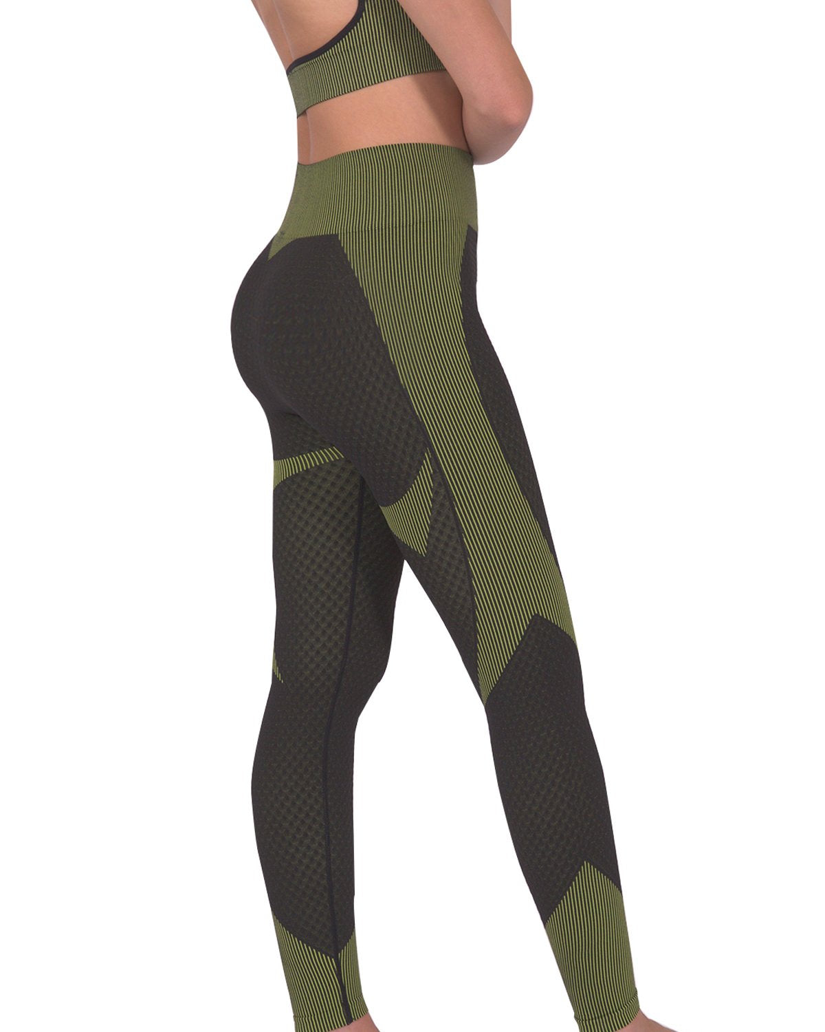 Lazurite Trois seamless activewear leggings in black with green accents, fitted and stretchy for comfortable workout wear.