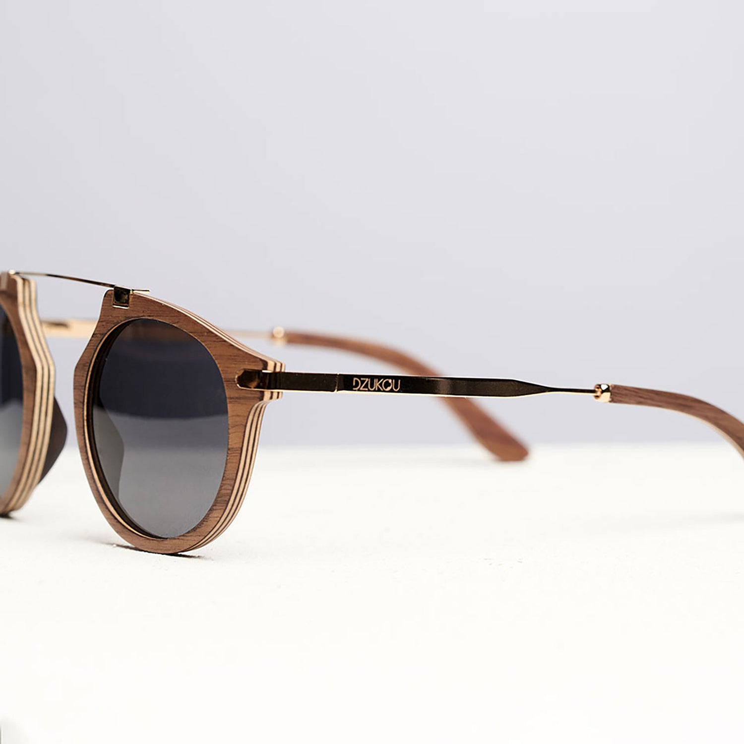 Fuchsia Artemis Santa Monica wooden sunglasses for women with round frames and natural wood finish, stylish and eco-friendly eyewear