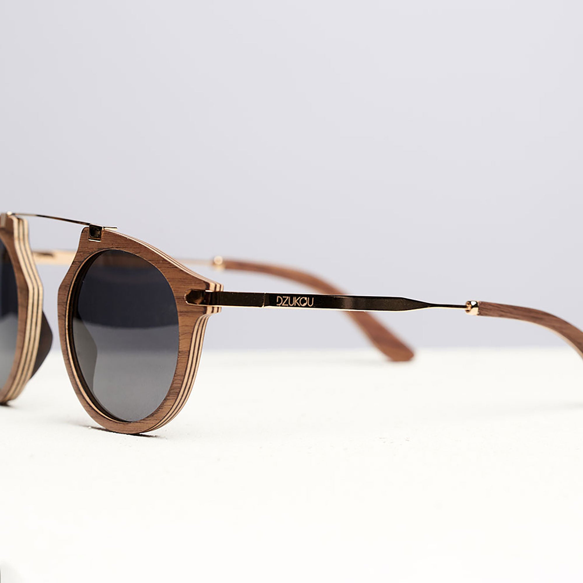 Fuchsia Artemis Santa Monica wooden sunglasses for women with round frames and natural wood finish, stylish and eco-friendly eyewear