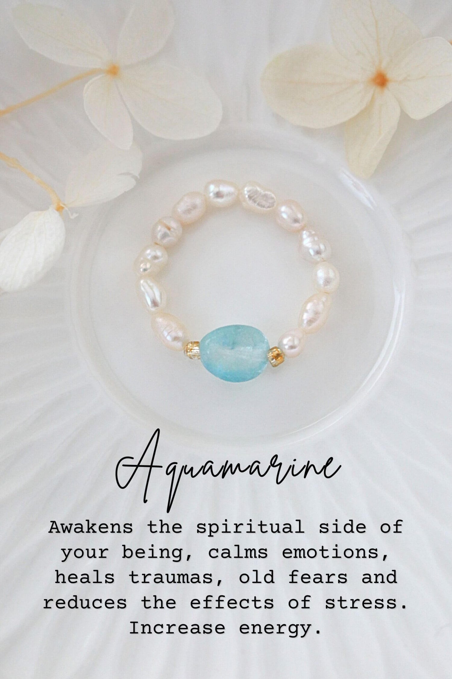 Ultramarine Birch elastic rings featuring natural crystals and freshwater pearls, showcasing delicate, handcrafted jewelry.
