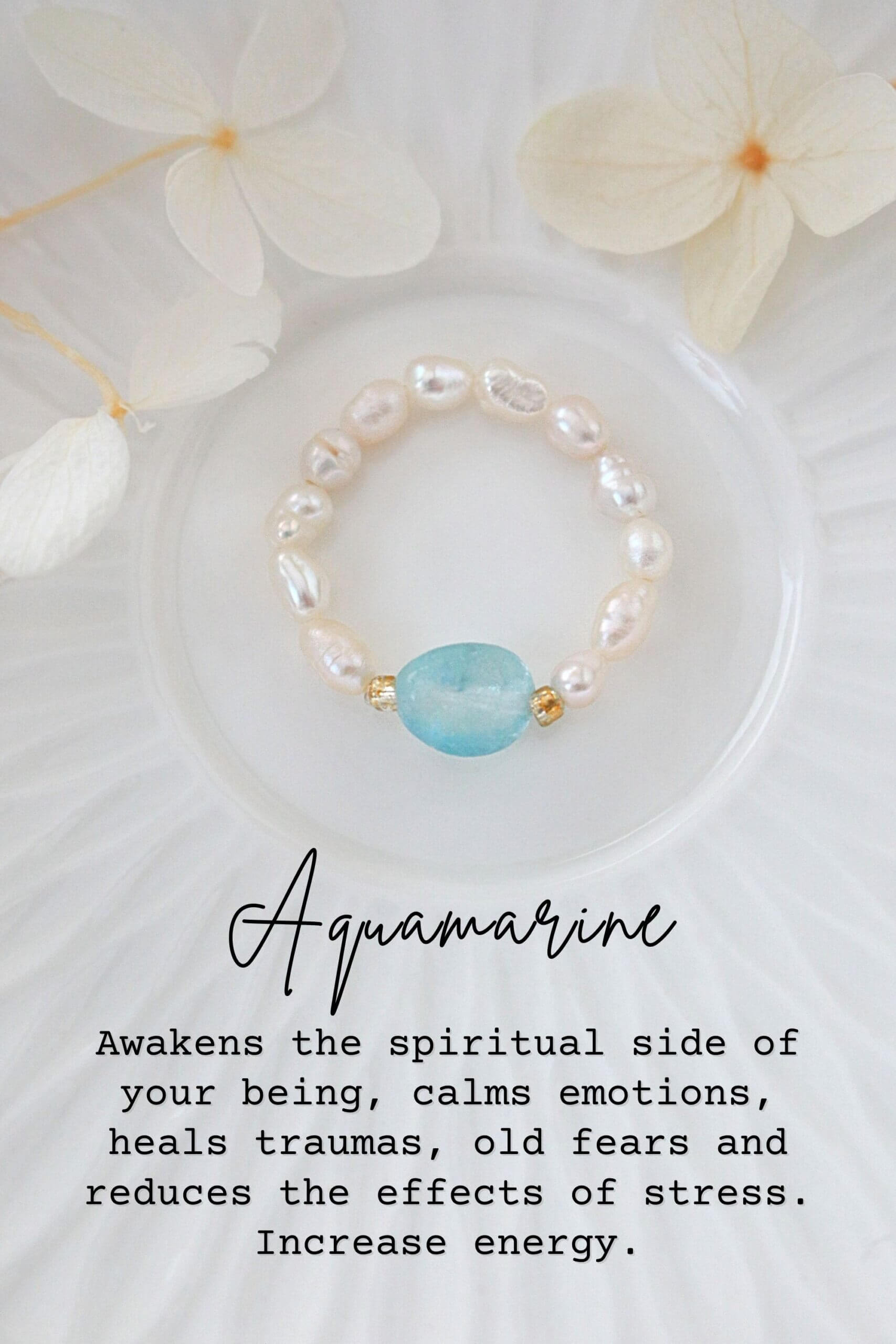 Ultramarine Birch elastic rings featuring natural crystals and freshwater pearls, showcasing delicate, handcrafted jewelry.