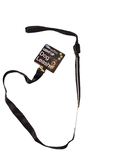 Sky Pandion light-up dog walking leash with LED illumination, ideal for safe night-time walks with your pet.