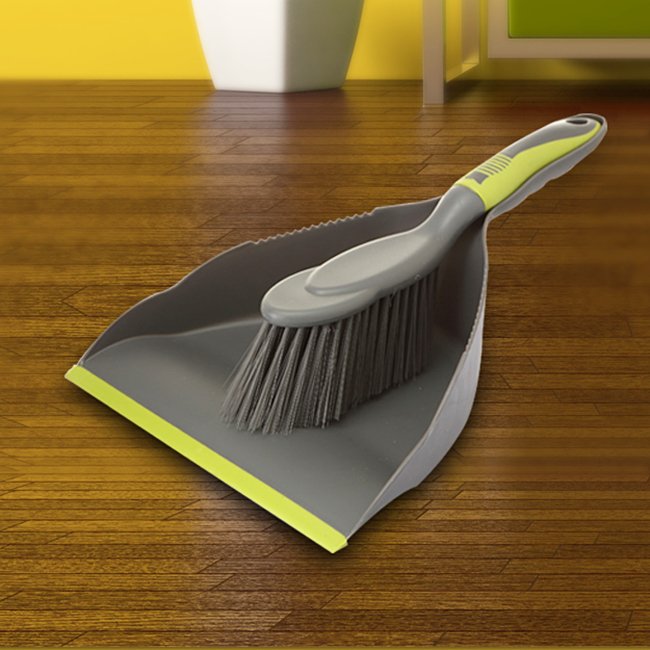 Fuchsia Molly desktop broom set with small broom and dustpan for home cleaning, compact and easy to use.