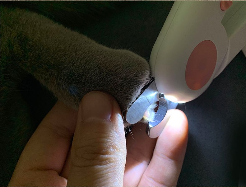 Lilac Milo LED cat nail clipper with pet nail scissors for safe, precise trimming of cats&