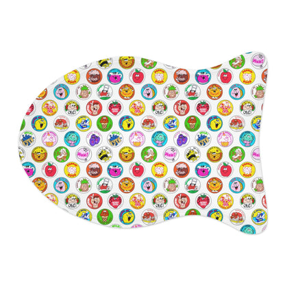 Puce Arrowwood pet feeding mat with non-slip surface for dogs and cats, designed to catch spills and keep feeding areas clean.