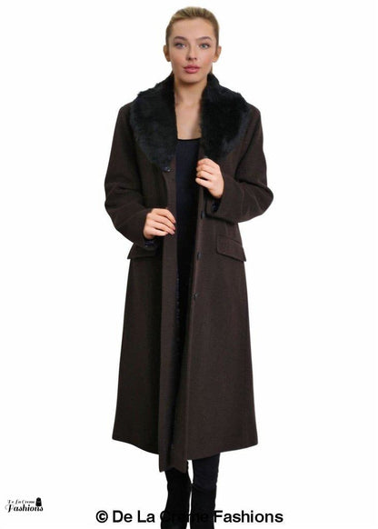Brown oversized faux fur collar long coat by Rose Eleusis, stylish women’s jacket with plush fur detail and tailored fit.