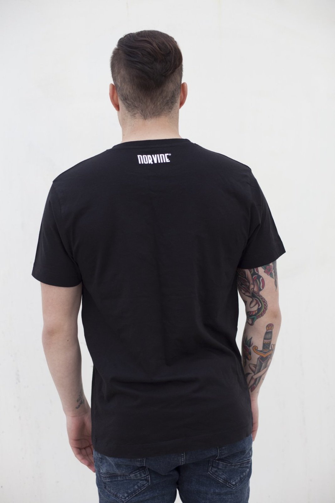 Callisto Norvine Caesar Skull T-shirt featuring a graphic print of a skull with a historic Roman theme.