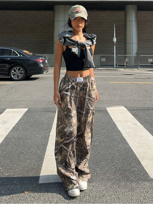 Pear Daisy camouflage casual pants with multi-pocket design, hip hop retro street style, perfect for relaxed home and garden wear.